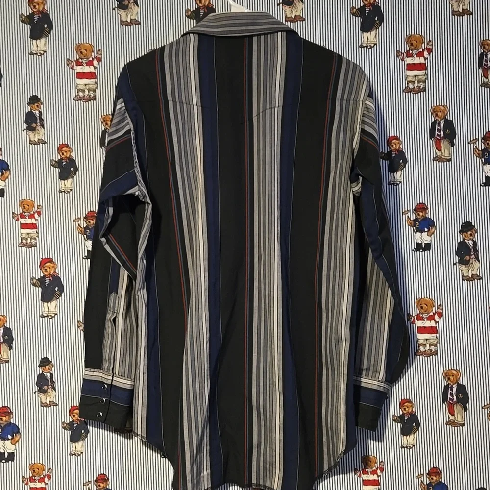 Vintage Wrangler Single Needle Striped Men's Shirt - Black and Gray Pearl Snap
